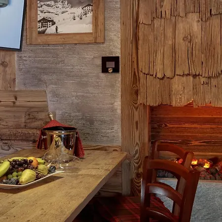 Appartamento Cervinia Francois - Private Hot Tub & Mountain View *