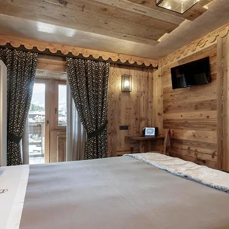 Cervinia Francois - Private Hot Tub Terrace, Location *