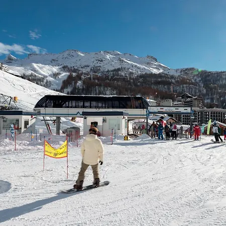 Cervinia Francois - Private Hot Tub & Mountain View *