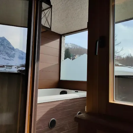 Cervinia Ski Apartment Francois - Private Hot Tub & Mountain View דירה