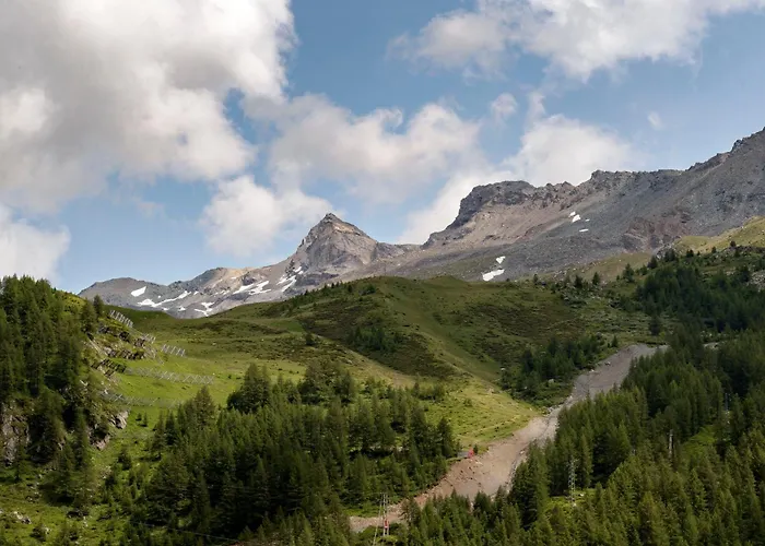 Cervinia Francois - Private Hot Tub Terrace, Location *